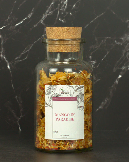 Fruchtmoment – fruchtiger Tee von TeaVeda als Eistee im Glas serviert