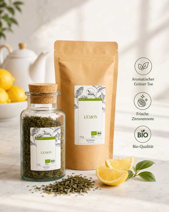 Grüner Tee Lemon – frisch aufgebrühter Tee in der Teetasse