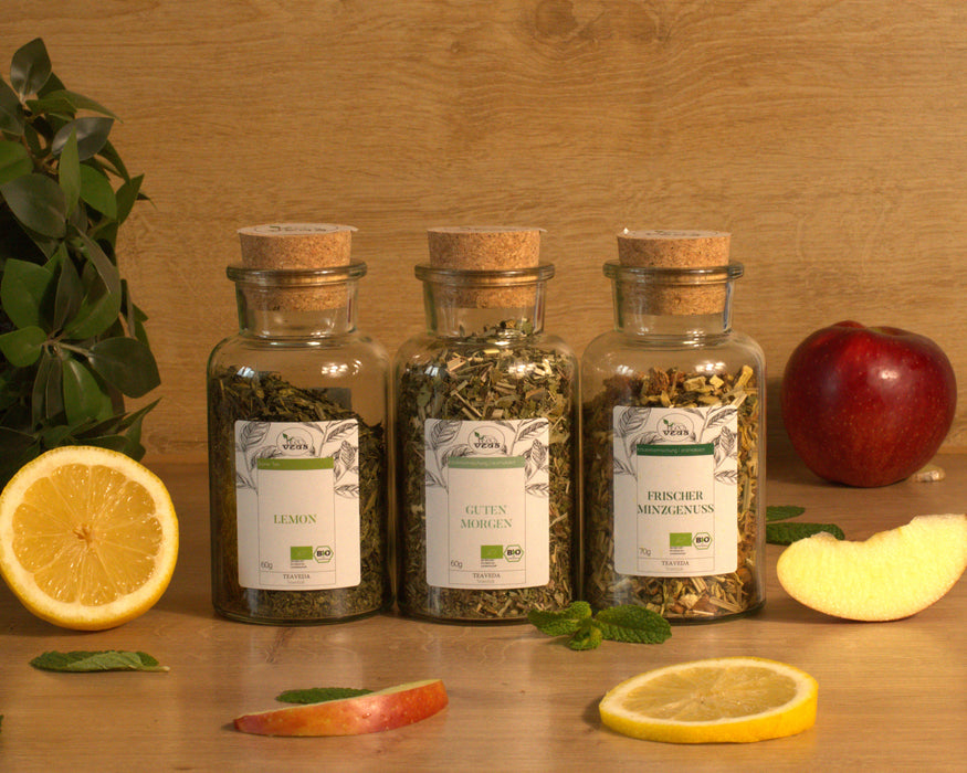 Natürlich wach von TeaVeda – Verpackung mit Zutaten und Zubereitung